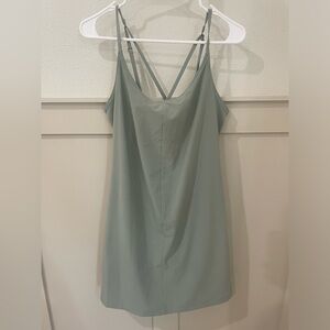 Women’s Columbia Athletic Dress with Shorts Activewear Sage Green Size Smaller